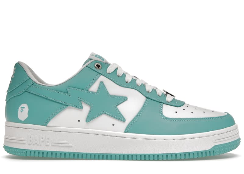 https://res.cloudinary.com/dlqdbsx2k/image/upload/v1778978488/A-Bathing-Ape-Bape-Sta-White-Green-2022-Product_agcyfc.jpg