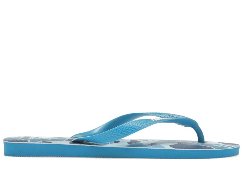 https://res.cloudinary.com/dlqdbsx2k/image/upload/v1775517003/A-Bathing-Ape-Havaianas-Blue-Camo-Product_asg67d.jpg