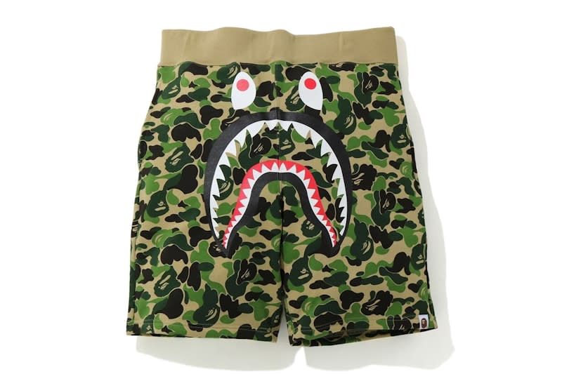 https://res.cloudinary.com/dlqdbsx2k/image/upload/v1780616191/BAPE-ABC-Camo-Shark-Sweatshorts-Green_gnsno2.jpg