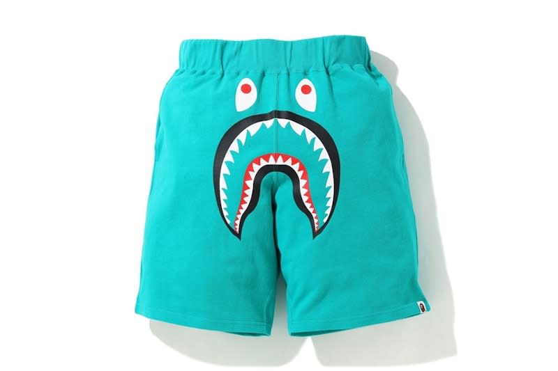 https://res.cloudinary.com/dlqdbsx2k/image/upload/v1780616126/BAPE-Shark-Wide-Sweatshort-Green_mtqqku.jpg