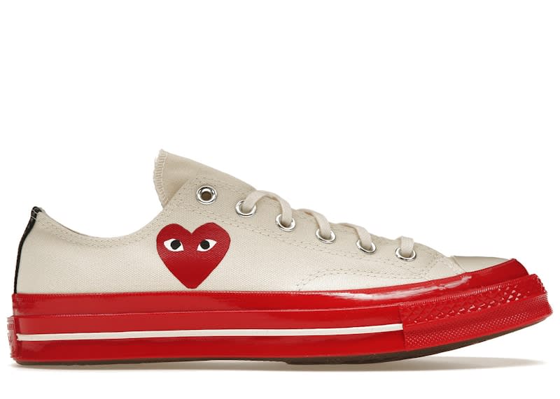 https://res.cloudinary.com/dlqdbsx2k/image/upload/v1765325811/Converse-Chuck-Taylor-All-Star-70-Ox-Comme-des-Garcons-PLAY-Egret-Red-Midsole-Product_l05kms.jpg