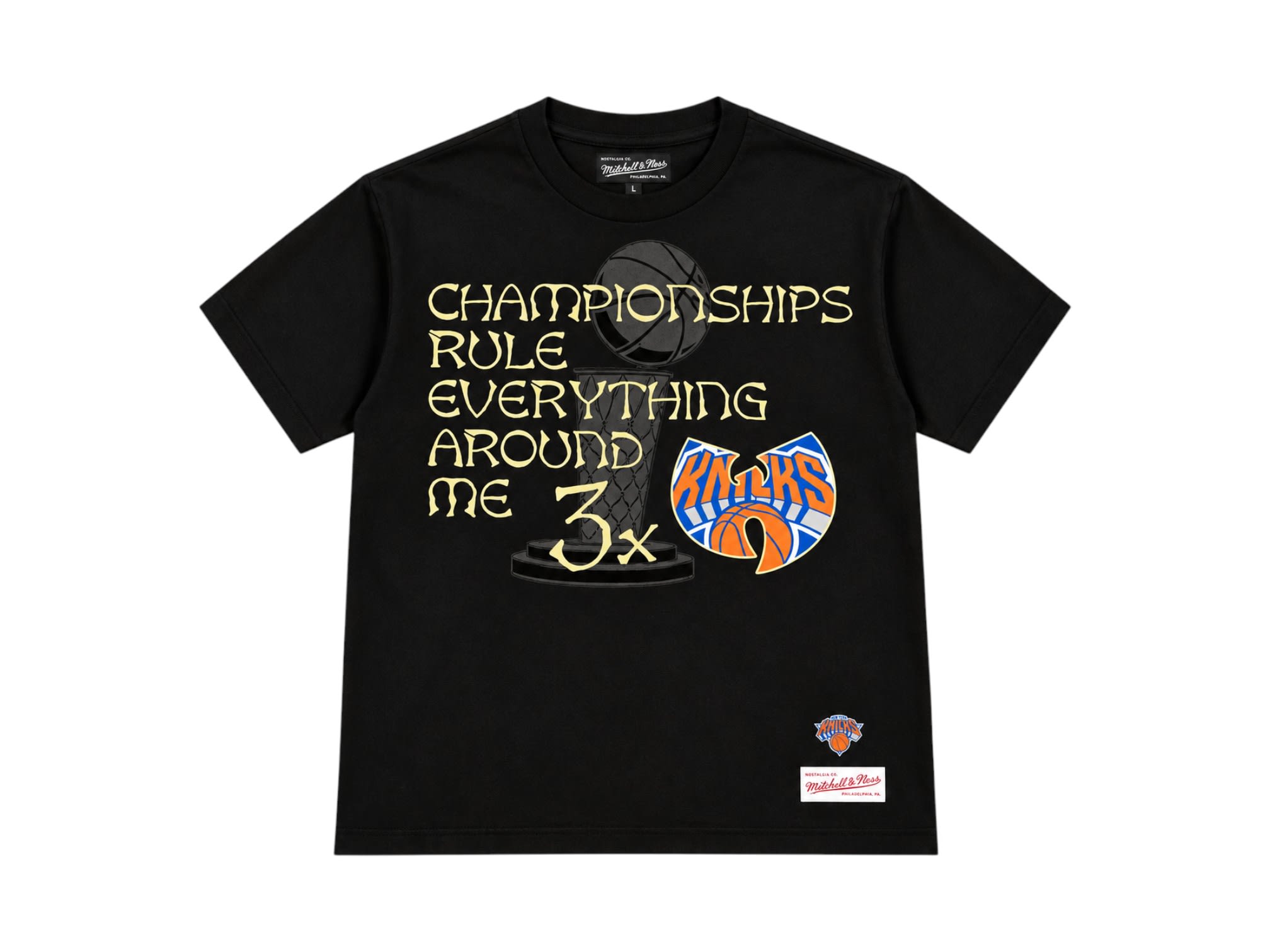 https://res.cloudinary.com/dlqdbsx2k/image/upload/v1791514710/Mitchell_Ness_New_York_Knicks_x_Wu-Tang_C.R.E.A.M._T-Shirt_Black_pjc8lr.jpg