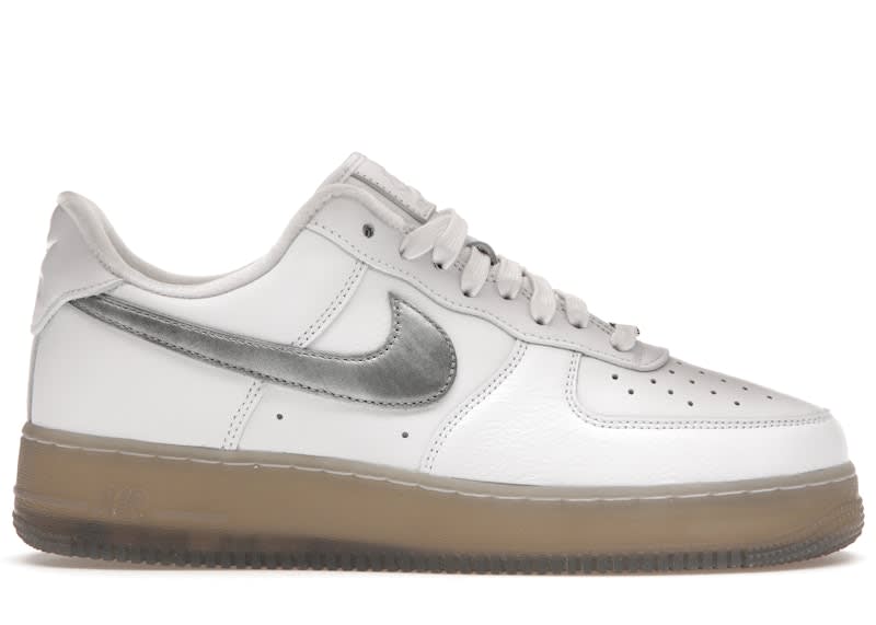 https://res.cloudinary.com/dlqdbsx2k/image/upload/v1772488143/Nike-Air-Force-1-Low-07-PRM-White-Metallic-Silver-Product_ll1vh3.jpg