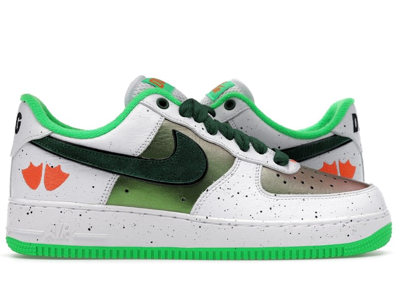 https://res.cloudinary.com/dlqdbsx2k/image/upload/v1774381047/Nike-Air-Force-1-Low-Ducks-of-a-Feather-University-of-Oregon-Egg-or-Duck-Product_het57y.jpg