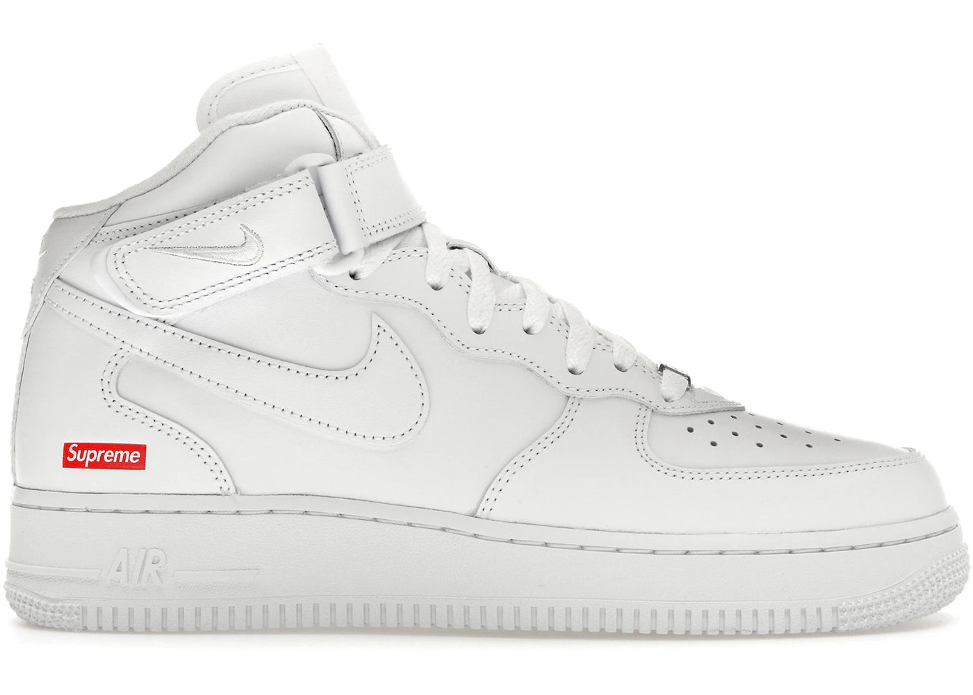https://images.stockx.com/images/Nike-Air-Force-1-Mid-Supreme-White-Product.jpg?fit=fill&bg=FFFFFF&w=700&h=500&fm=webp&auto=compress&q=90&dpr=2&trim=color&updated_at=1738193358