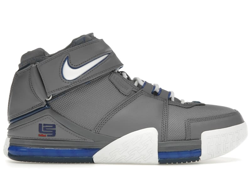 https://res.cloudinary.com/dlqdbsx2k/image/upload/v1745988384/Nike-LeBron-2-Cool-Grey-Product_br6kdu.jpg