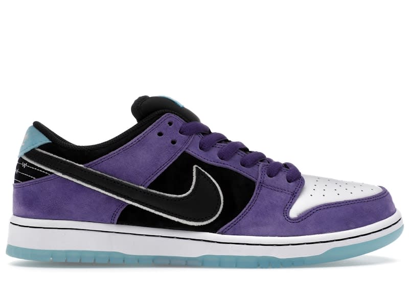 https://res.cloudinary.com/dlqdbsx2k/image/upload/v1774381060/Nike-SB-Dunk-Low-Hayley-Wilson-Product_p1vlyu.jpg