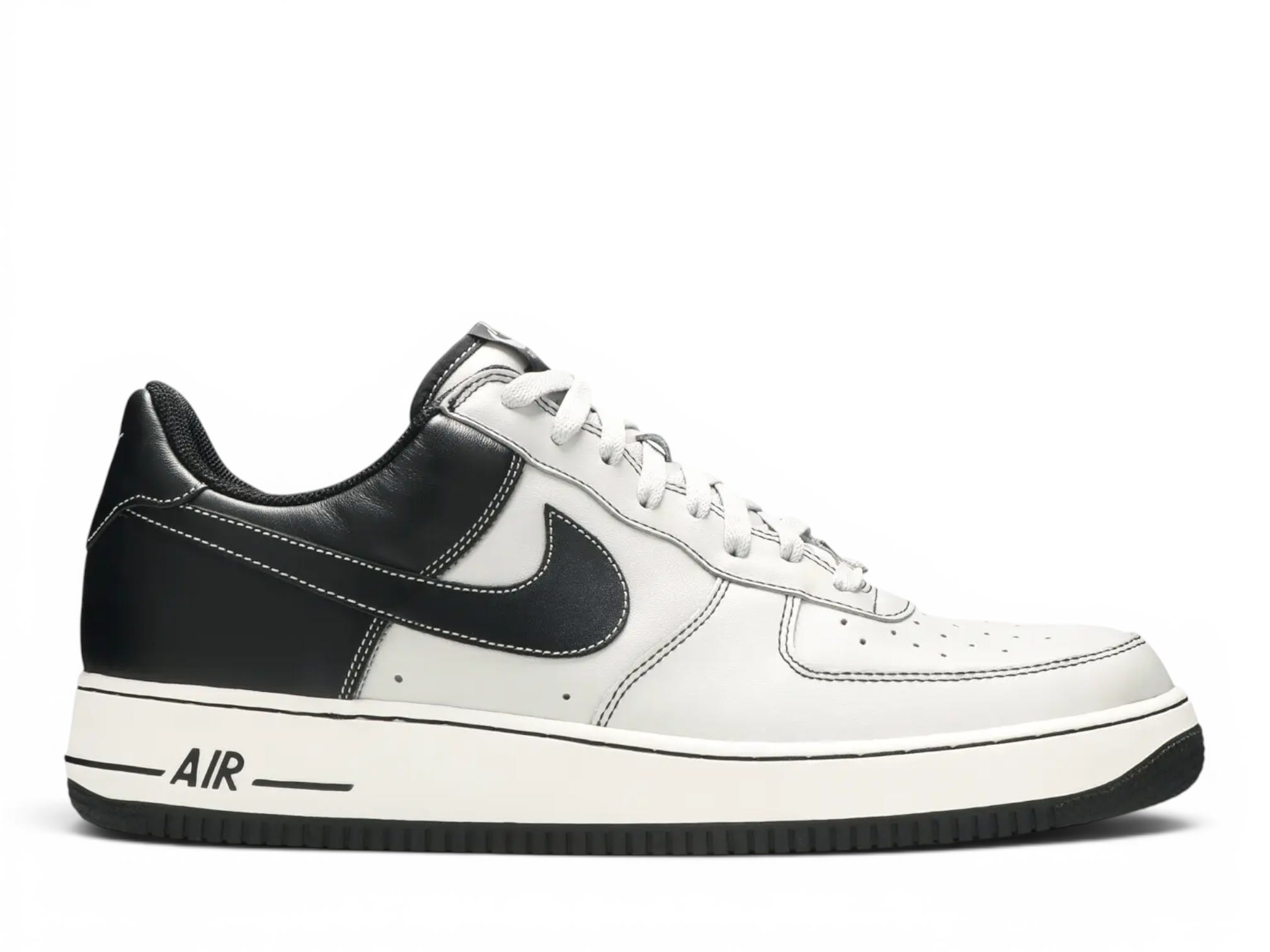 https://res.cloudinary.com/dlqdbsx2k/image/upload/v1779421683/Nike_Air_Force_1_Low_Neutral_Grey_Black_2006_hnhup8.jpg