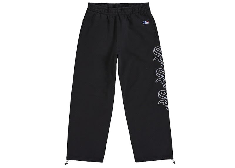 https://res.cloudinary.com/dlqdbsx2k/image/upload/v1767412952/Supreme-Chicago-White-Sox-Sweatpant-Black-Product_relhqa.jpg