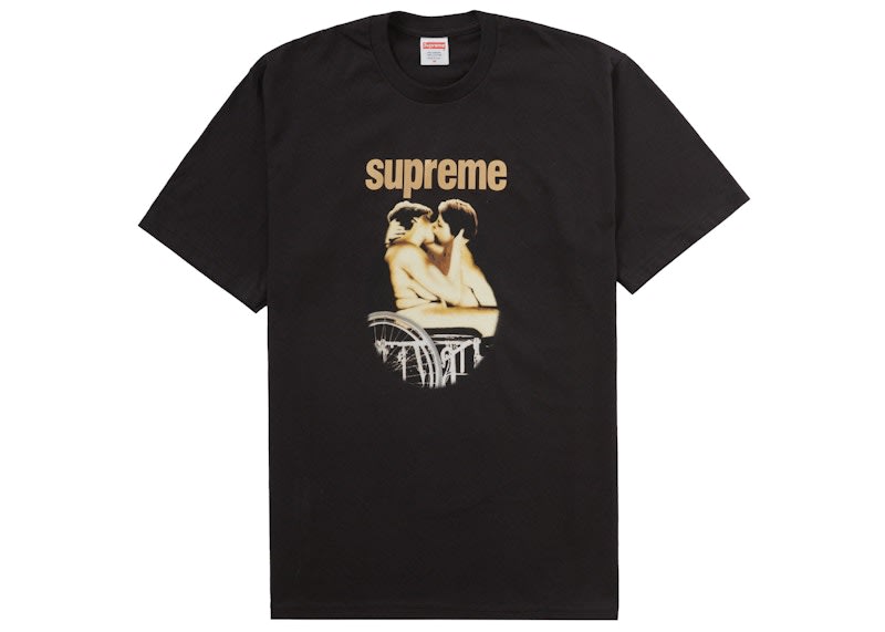 Supreme Kiss T-Shirt (SS23) Black