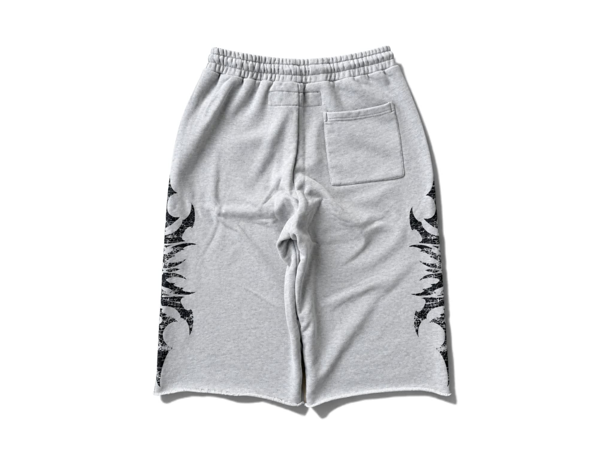 https://res.cloudinary.com/dlqdbsx2k/image/upload/v1790538324/VINTAGE_GRUNGE_3_4_SHORT_GREY_-2_vdv8my.jpg