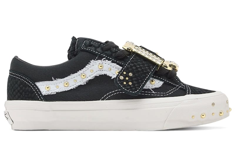 https://res.cloudinary.com/dlqdbsx2k/image/upload/v1780717457/Vans-Premium-Old-Skool-36-Metagirl-Buckle-Black-White_tpgkg5.jpg