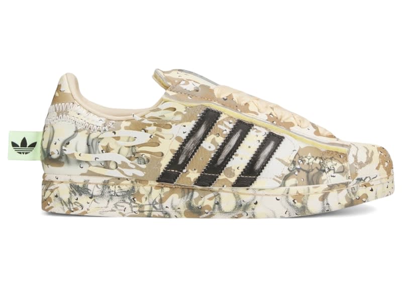 https://res.cloudinary.com/dlqdbsx2k/image/upload/v1772825816/adidas-Superstar-Hellstar-Desert-Camo_se1kuo.jpg